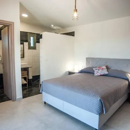 Vila Afrato Calma In Trapezaki-private Pool -2 Br *