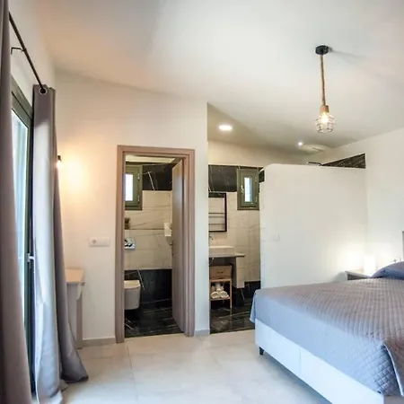 Afrato Calma In Trapezaki-private Pool -2 Br *